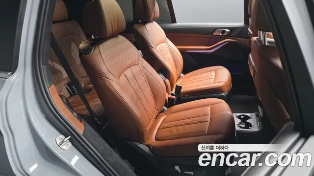 BMW X7 — Фото автомобиля 10