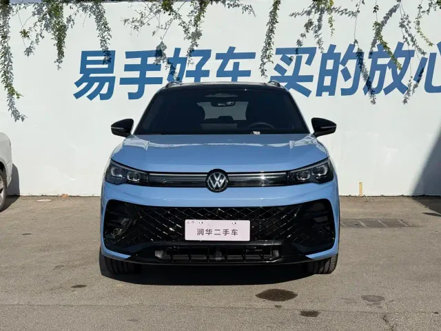 Volkswagen Tiguan L — Фото автомобиля 2