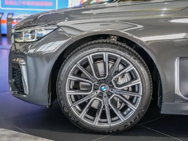 BMW 7 Series — Фото автомобиля 7