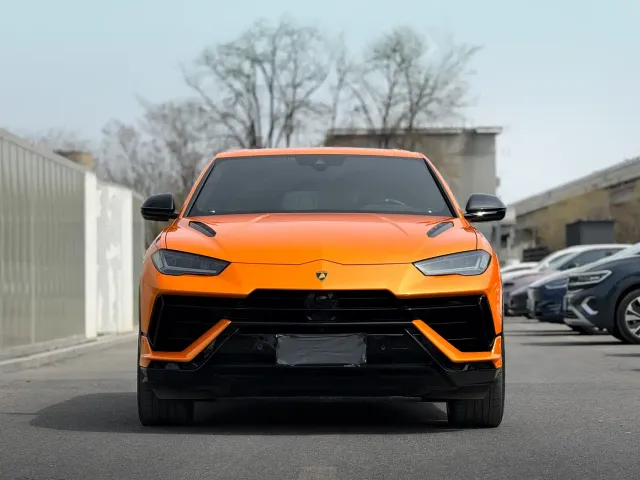 Lamborghini Urus — Фото автомобиля 2