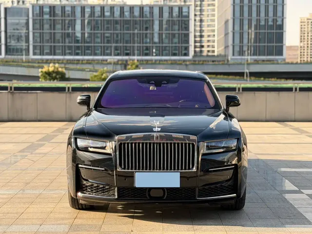 Rolls-Royce Ghost — Фото автомобиля 2