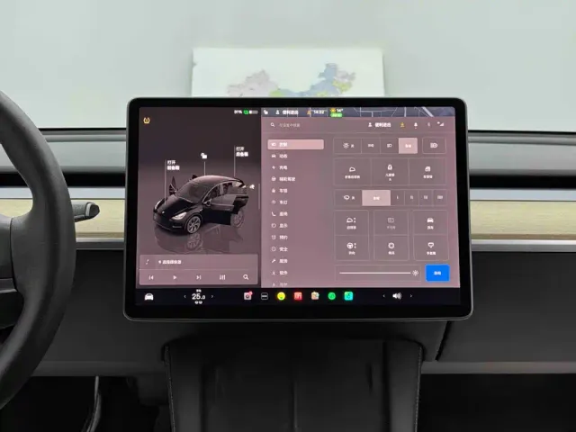 Tesla Model Y — Фото автомобиля 16