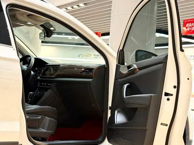 Volkswagen Tharu — Фото автомобиля 11