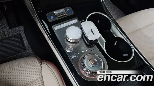 Genesis GV70 — Фото автомобиля 9
