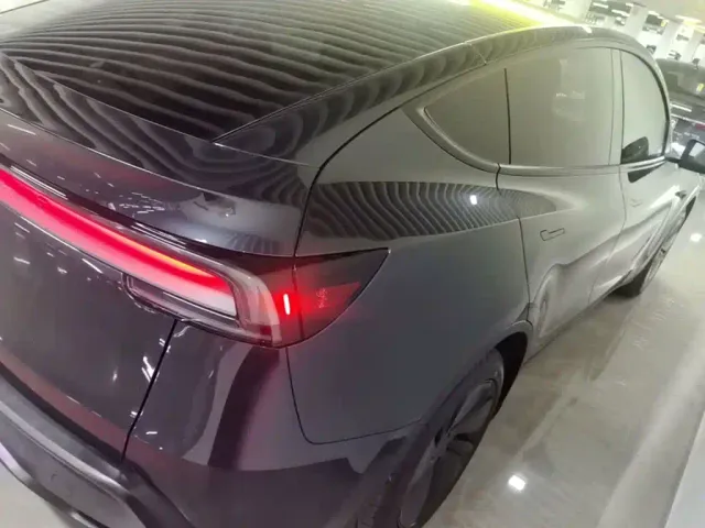 Tesla Model Y — Фото автомобиля 6