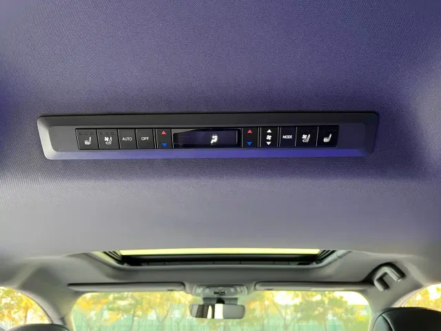 Toyota Sienna — Фото автомобиля 11