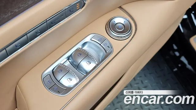 Genesis G90 Бензин 3.5 турбо AWD — Фото автомобиля 25