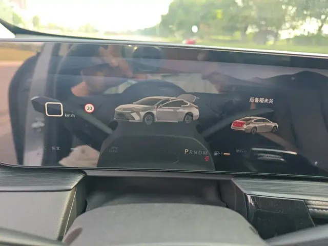 Buick LaCrosse — Фото автомобиля 3