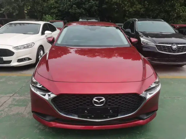 Mazda Axela — Фото автомобиля 2