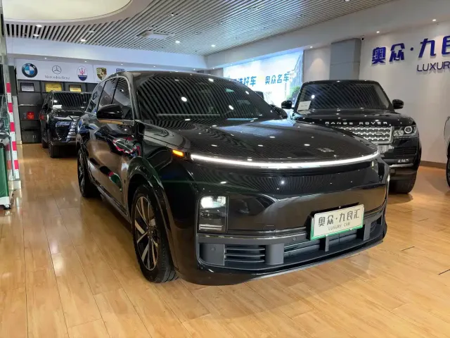 Li Auto Li L8 2023 Pro — Фото автомобиля 3