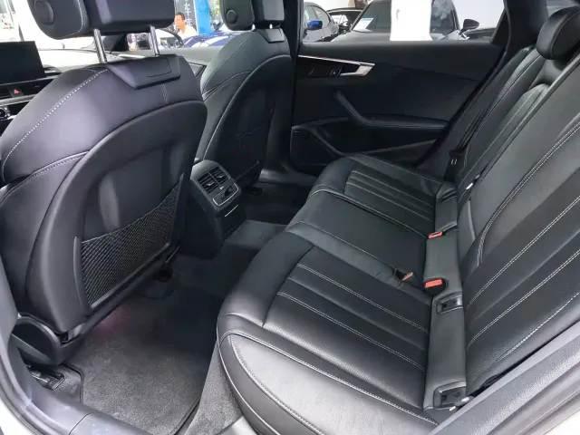 Audi A4L — Фото автомобиля 13