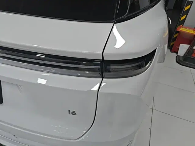Li Auto i6 — Фото автомобиля 23