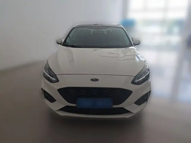 Ford Focus — Фото автомобиля 4