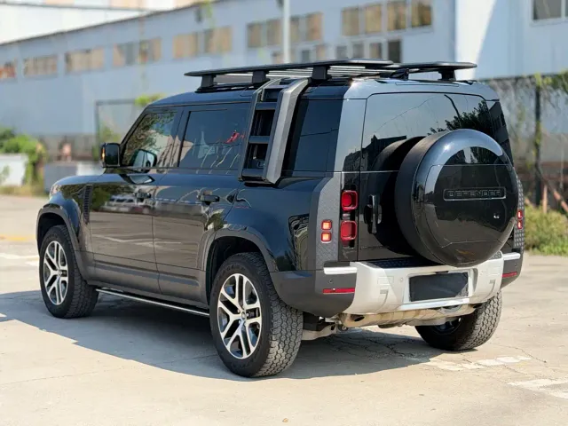 Land Rover Defender — Фото автомобиля 5