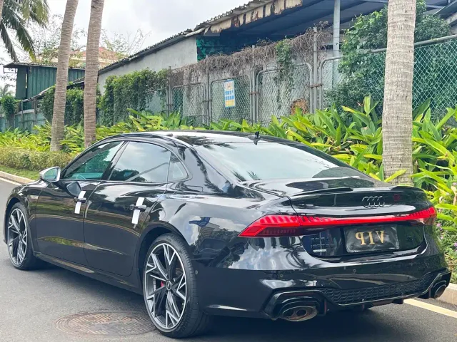 Audi A7L — Фото автомобиля 9