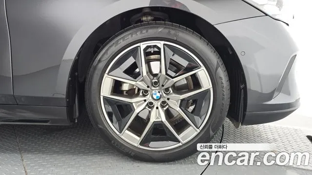 BMW 5 Series G60 — Фото автомобиля 21