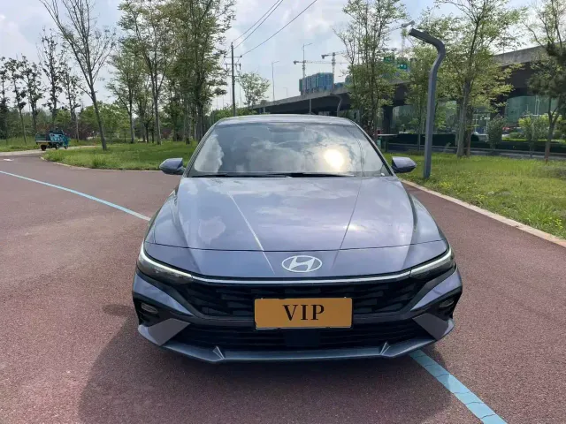 Hyundai Elantra — Фото автомобиля 2