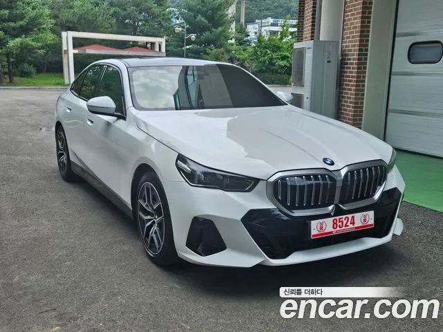 BMW 5-Series — Фото автомобиля 2