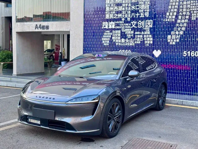 Фотография автомобиля — Luxeed R7