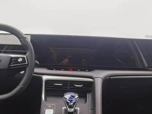 Roewe RX5 — Фото автомобиля 12