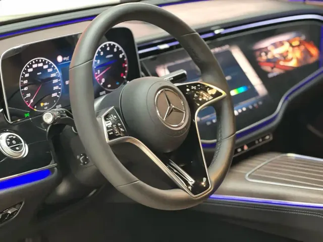 Mercedes-Benz E-Class — Фото автомобиля 7