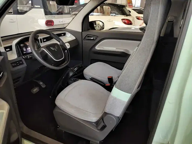Wuling Hongguang Mini EV — Фото автомобиля 14