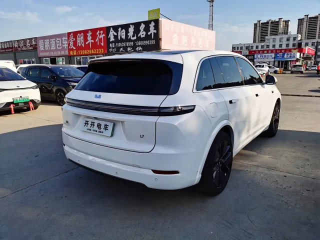 Li Auto L7 — Фото автомобиля 7