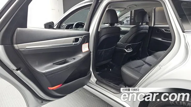 Hyundai Grandeur New — Фото автомобиля 18