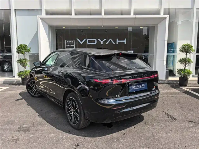 Voyah Zhiyin — Фото автомобиля 6