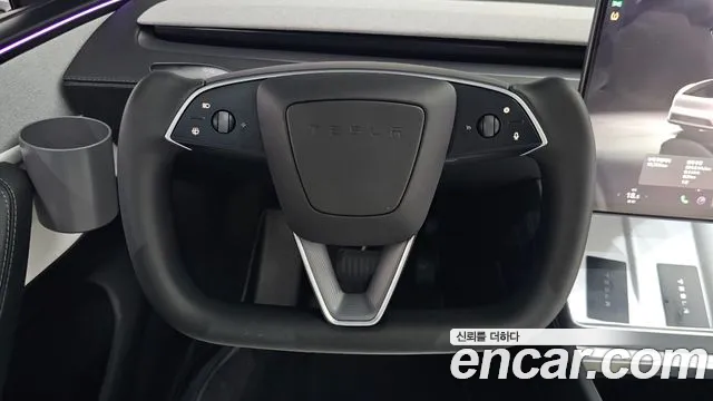 Tesla Model Y — Фото автомобиля 12