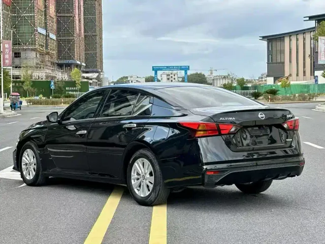 Nissan Teana — Фото автомобиля 9
