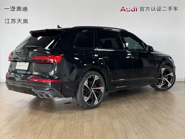 Audi SQ7 — Фото автомобиля 4