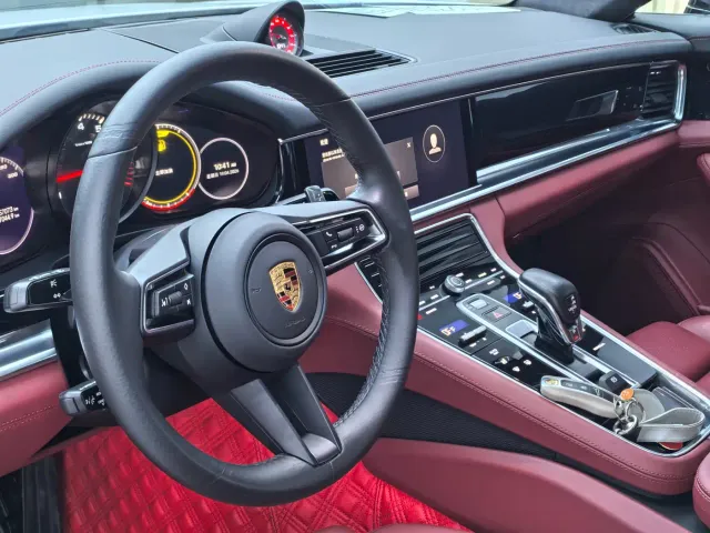 Porsche Panamera — Фото автомобиля 12
