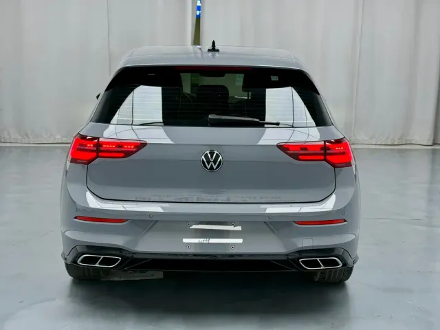 Volkswagen Golf — Фото автомобиля 17