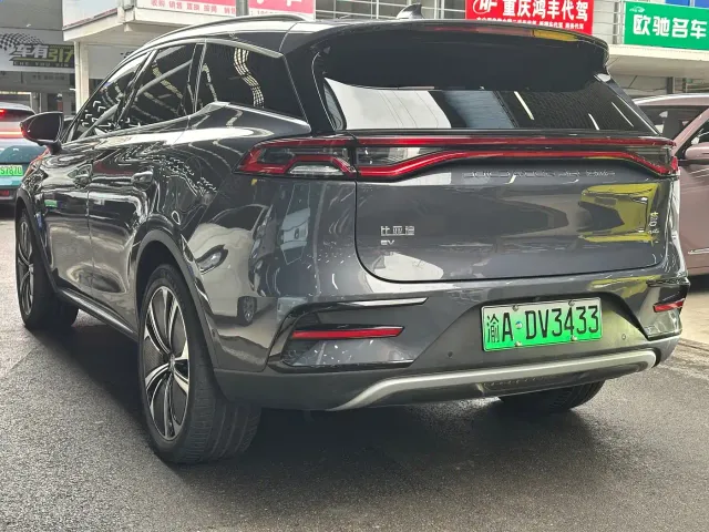 BYD Tang — Фото автомобиля 4
