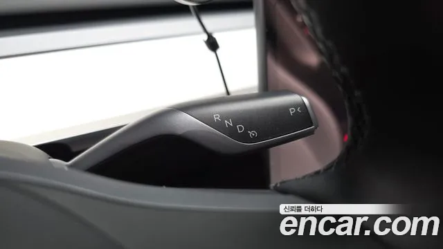 Tesla Model Y — Фото автомобиля 9