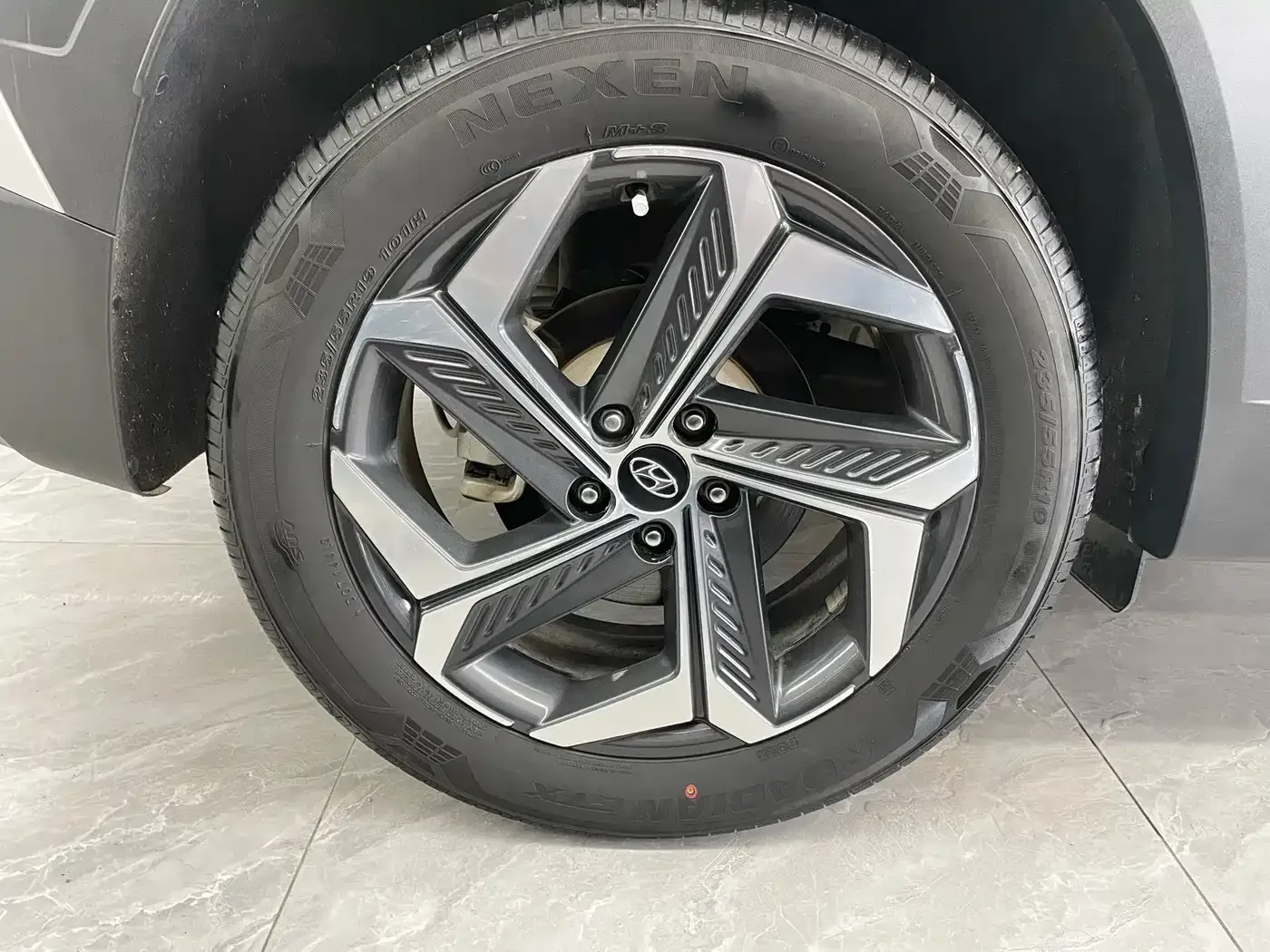 Hyundai Hyundai Tucson 2023 Tucson L 1.5T Automatic 2WD DLX Luxury Edition — Фото автомобиля 22