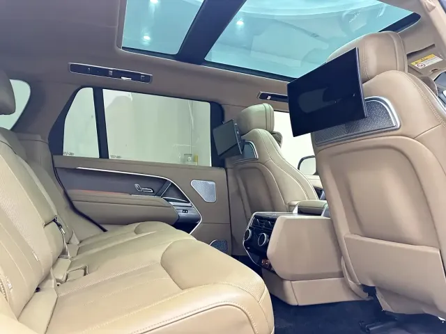 Land Rover Range Rover 2025 3.0 L6 400PS Flourishing Era Extended Wheelbase — Фото автомобиля 14