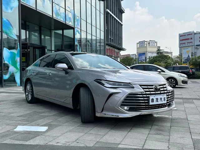 Toyota Avalon — Фото автомобиля 8