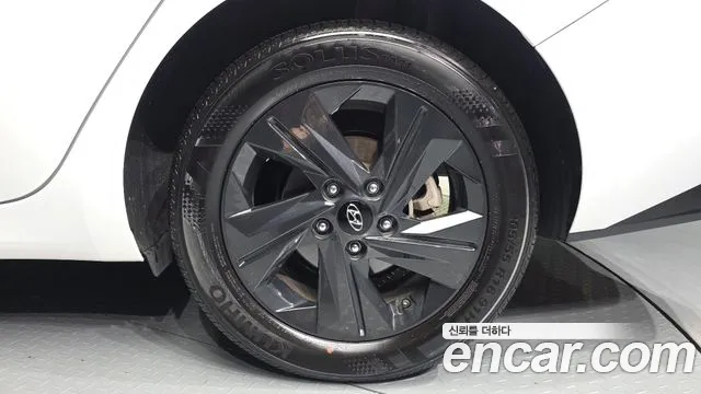 Hyundai AVANTE Avante (CN7) — Фото автомобиля 21