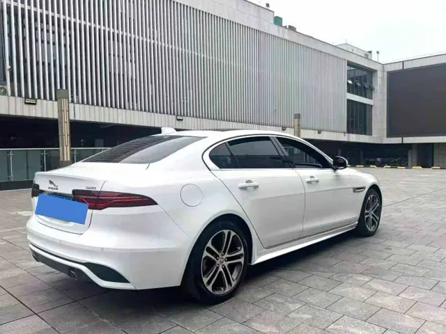 Jaguar XEL — Фото автомобиля 7