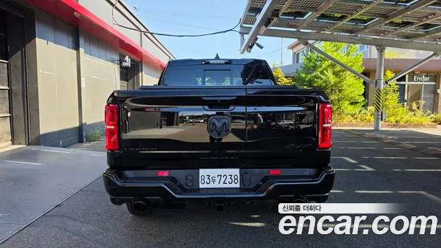 Dodge Ram Pickup — Фото автомобиля 4