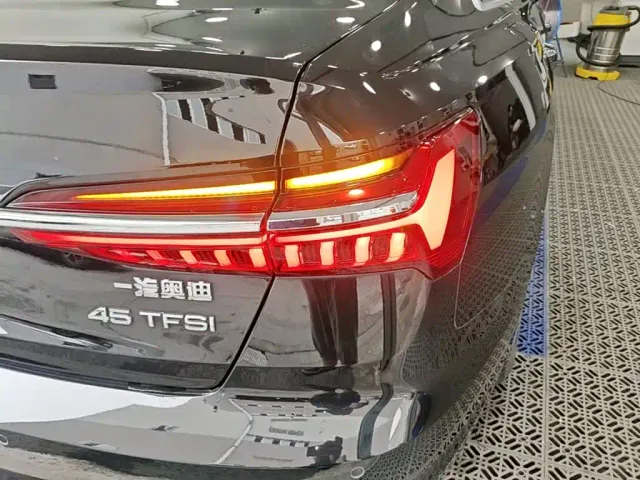 Audi A6L — Фото автомобиля 7
