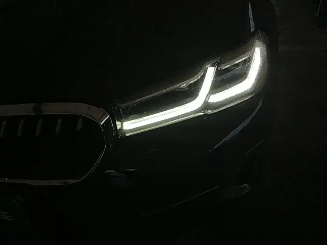 BMW 5 Series — Фото автомобиля 23