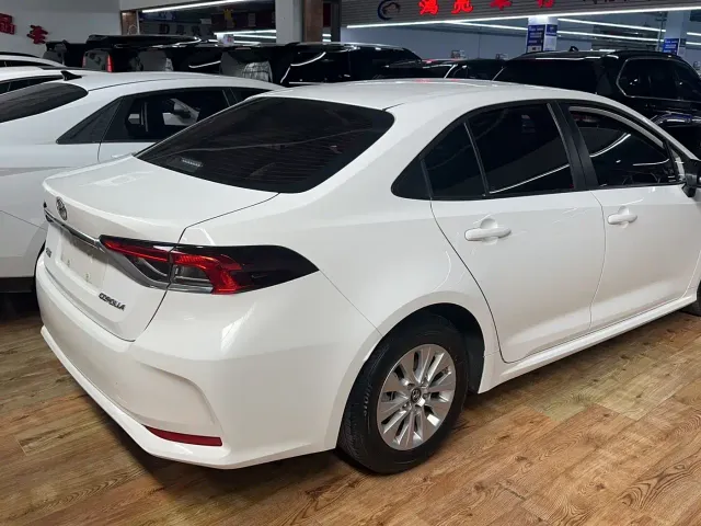 Toyota Corolla — Фото автомобиля 10