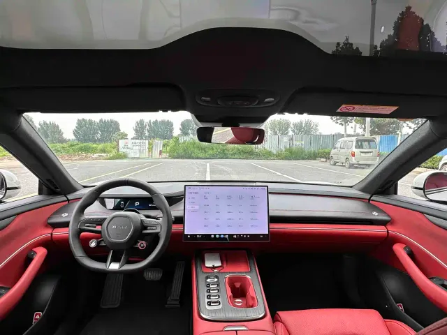 Xiaomi SU7 — Фото автомобиля 5