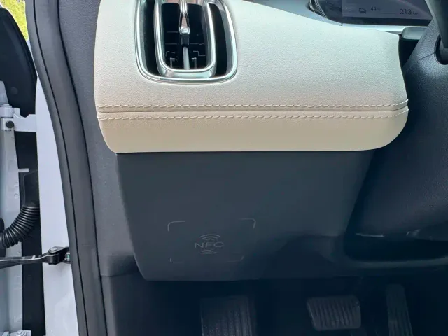 BYD Song L EV — Фото автомобиля 15
