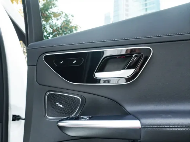 Mercedes-Benz C-Class — Фото автомобиля 13