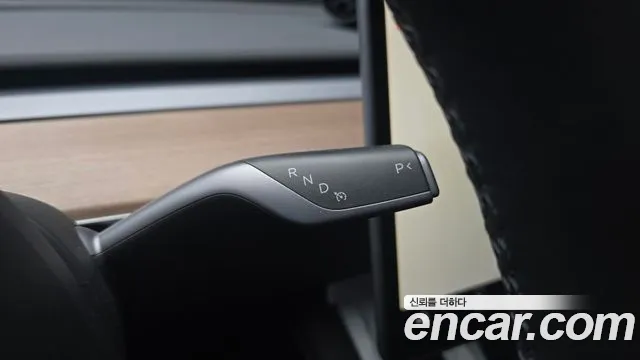 Tesla Model Y — Фото автомобиля 9
