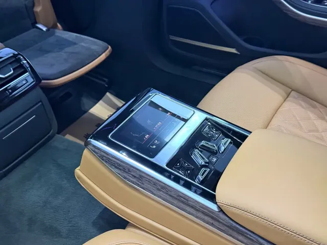 Audi A8 — Фото автомобиля 11